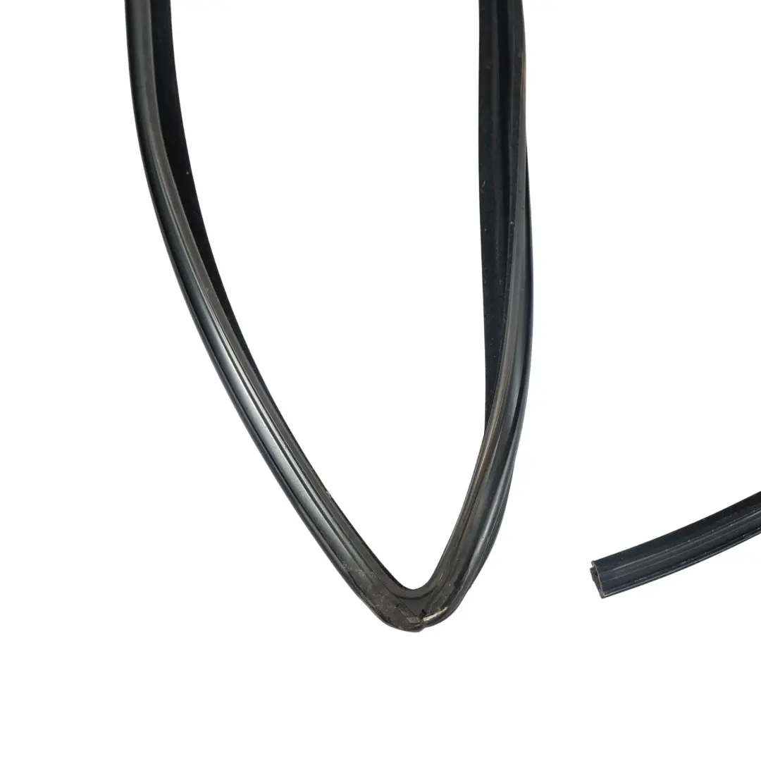 Land Rover Discovery 4 L319 Joint Étanchéité Vitre Porte Avant Gauche - SKU LR048818 - Numéro de pièce LR048818