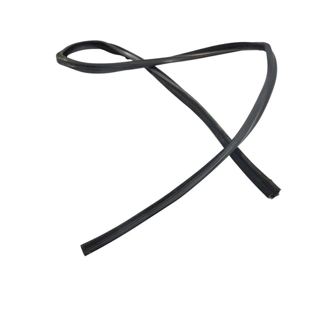 Door Window Run Guide Seal Rear Right O/S to Land Rover Discovery 4 L319 with Part number LR049208 Land Rover Discovery 4 L319 Door Window Run Guide Seal Rear Right O/S - SKU LR049208 - Part number LR049208