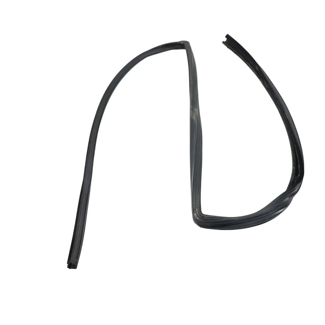 Door Window Run Guide Seal Rear Right O/S to Land Rover Discovery 4 L319 with Part number LR049208 Land Rover Discovery 4 L319 Door Window Run Guide Seal Rear Right O/S - SKU LR049208 - Part number LR049208