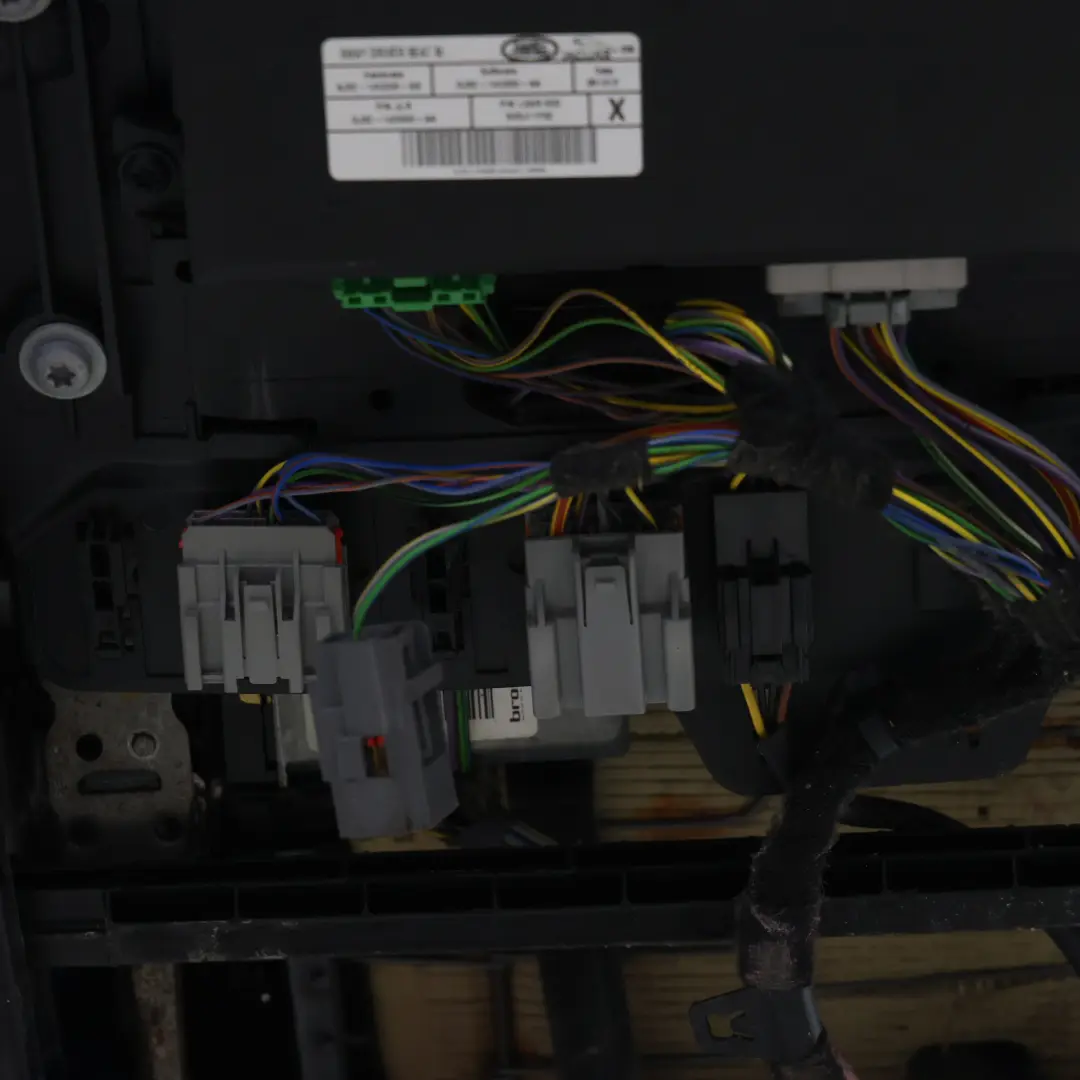 Sitz Memory Beheizt Rechts Rot Schwarz für Land Rover Range Rover L538 mit Teilenummer LR056381 Land Rover Range Rover L538 Sitz Memory Beheizt Rechts Rot Schwarz - SKU LR056381-1 - Teilenummer LR056381