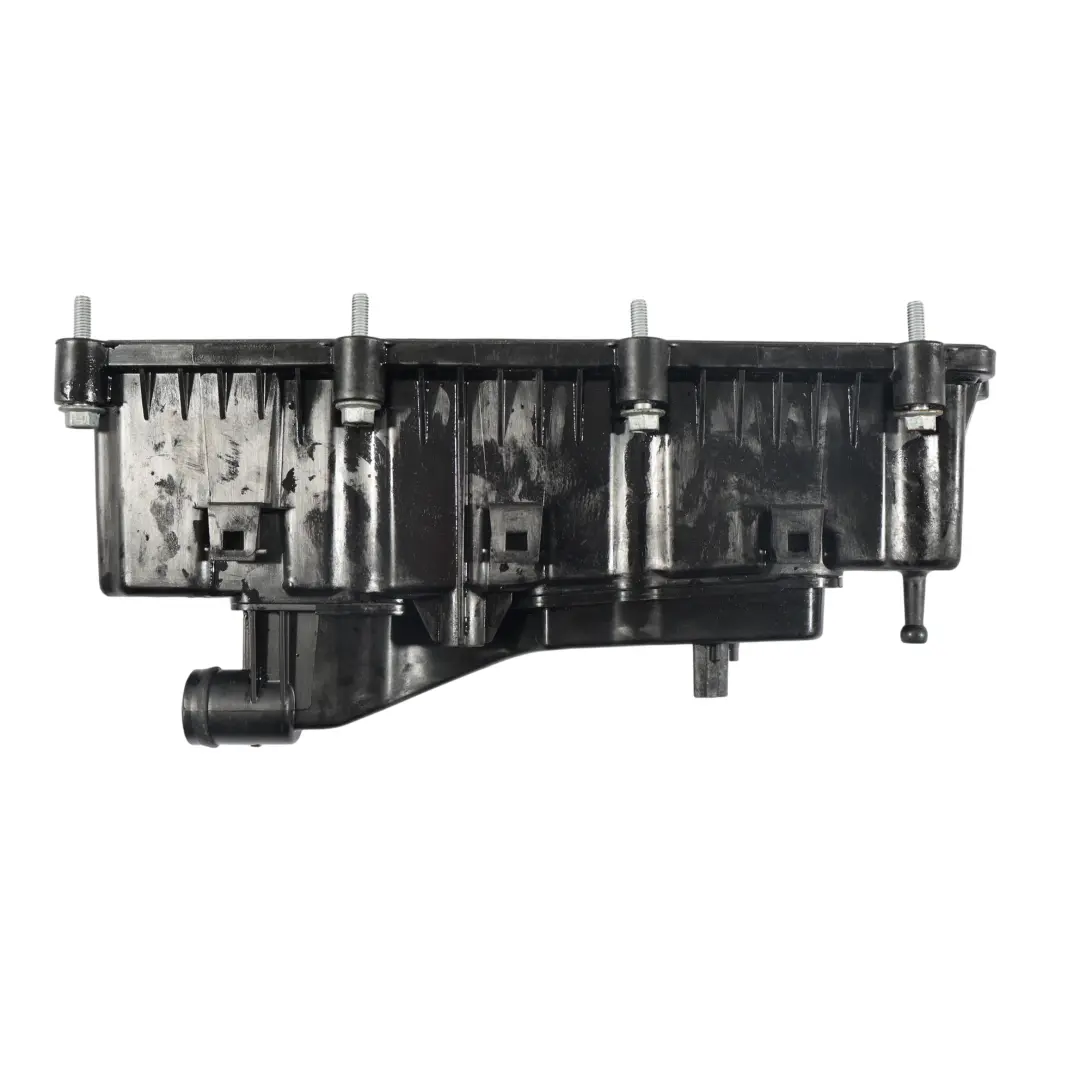 Oil Separator Breather 2.0 AJ200 to Land Rover Discovery Sport L550 with Part number LR093135 Land Rover Discovery Sport L550 Oil Separator Breather 2.0 AJ200 - SKU LR093135 - Part number LR093135