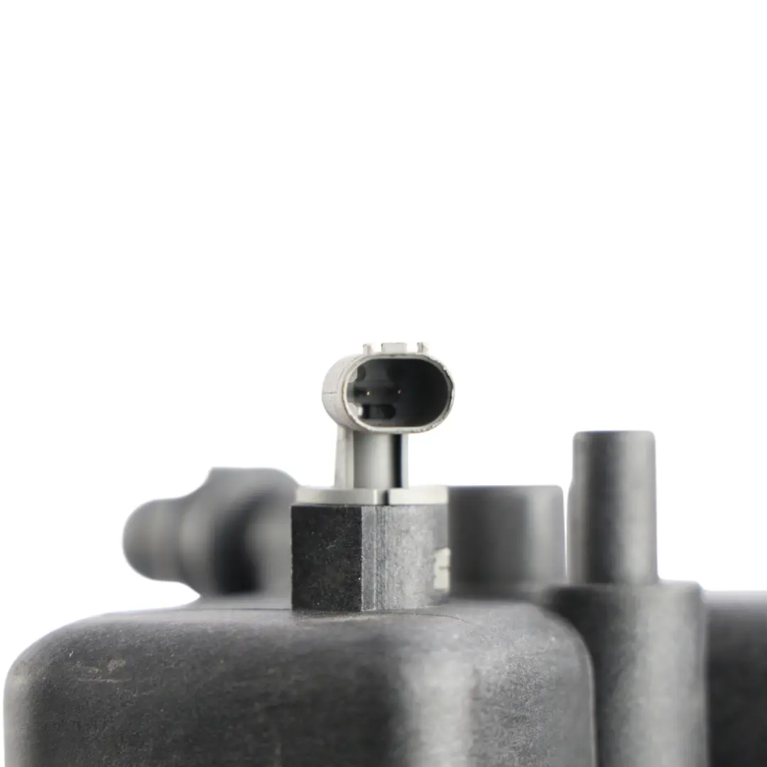Radiator Coolant Overflow Tank Reservoir 1H4Z8K218AA to Range Rover L322 with Part number PCF000030 Range Rover L322 Radiator Coolant Overflow Tank Reservoir 1H4Z8K218AA - SKU PCF000030 - Part number PCF000030
