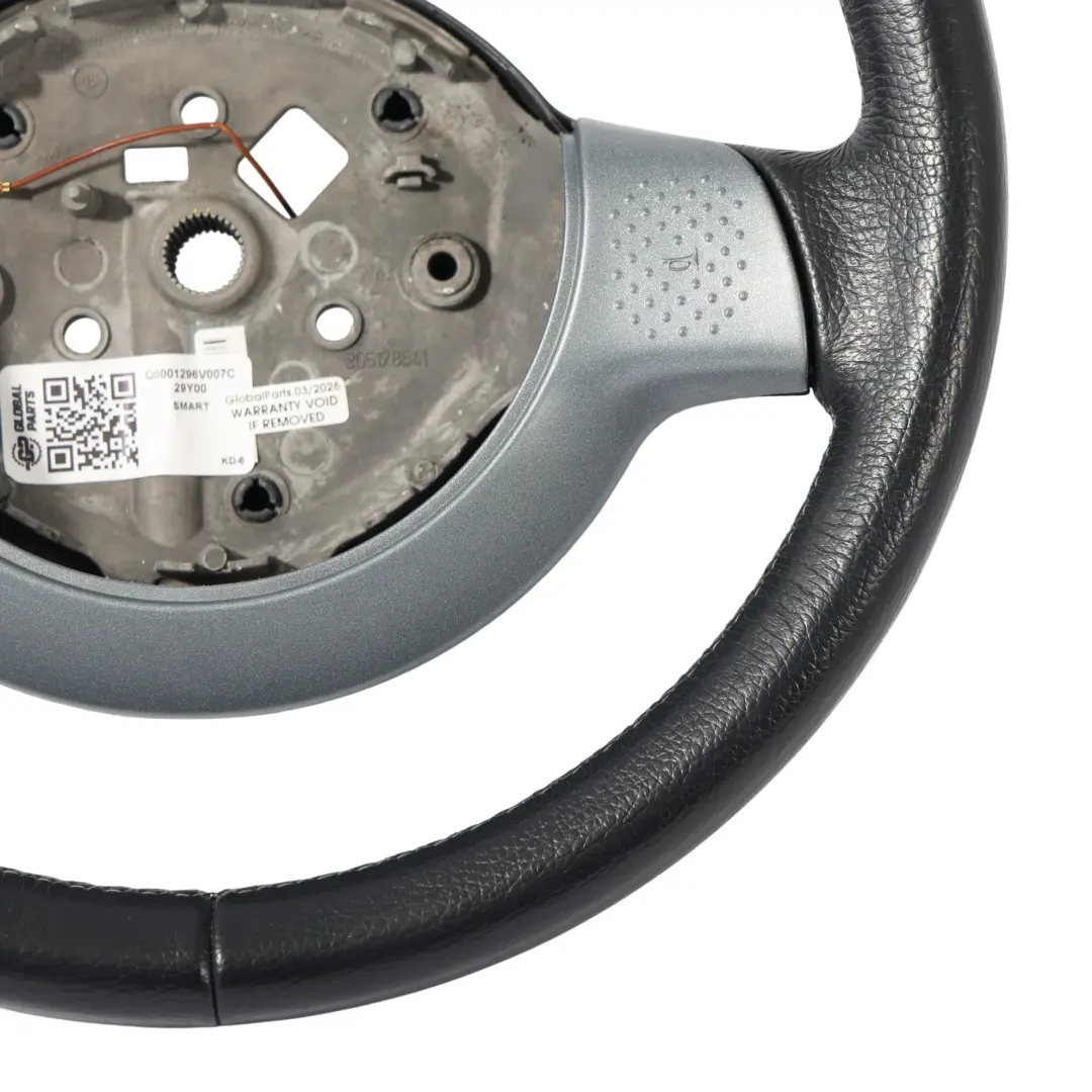 Kierownica Czarna Skóra 305178641 do Smart Fortwo 450 o numerze Q0001296V007C29Y00 Smart Fortwo 450 Kierownica Czarna Skóra 305178641 - SKU Q0001296V007C29Y00 - Numer Części Q0001296V007C29Y00