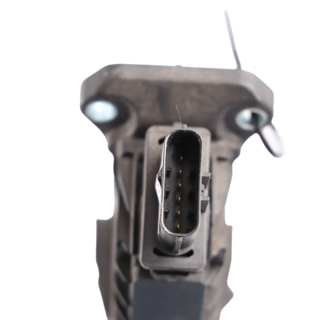 Accelerator Gas Throttle Pedal 2.0 TDI Manual to Volkswagen Crafter T6 with Part number 2N2723503 Volkswagen Crafter T6 Accelerator Gas Throttle Pedal 2.0 TDI Manual - SKU RHD-2N2723503 - Part number 2N2723503
