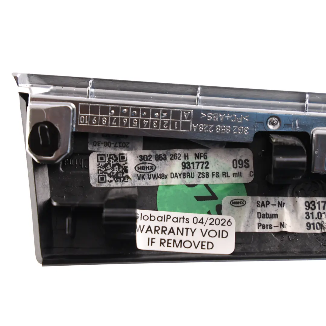 Dashboard Trim Moulding Silver Kyoto Diamonds to Volkswagen VW Passat B8 with Part number 3G2853262H Volkswagen VW Passat B8 Dashboard Trim Moulding Silver Kyoto Diamonds - SKU RHD-3G2853262H - Part number 3G2853262H