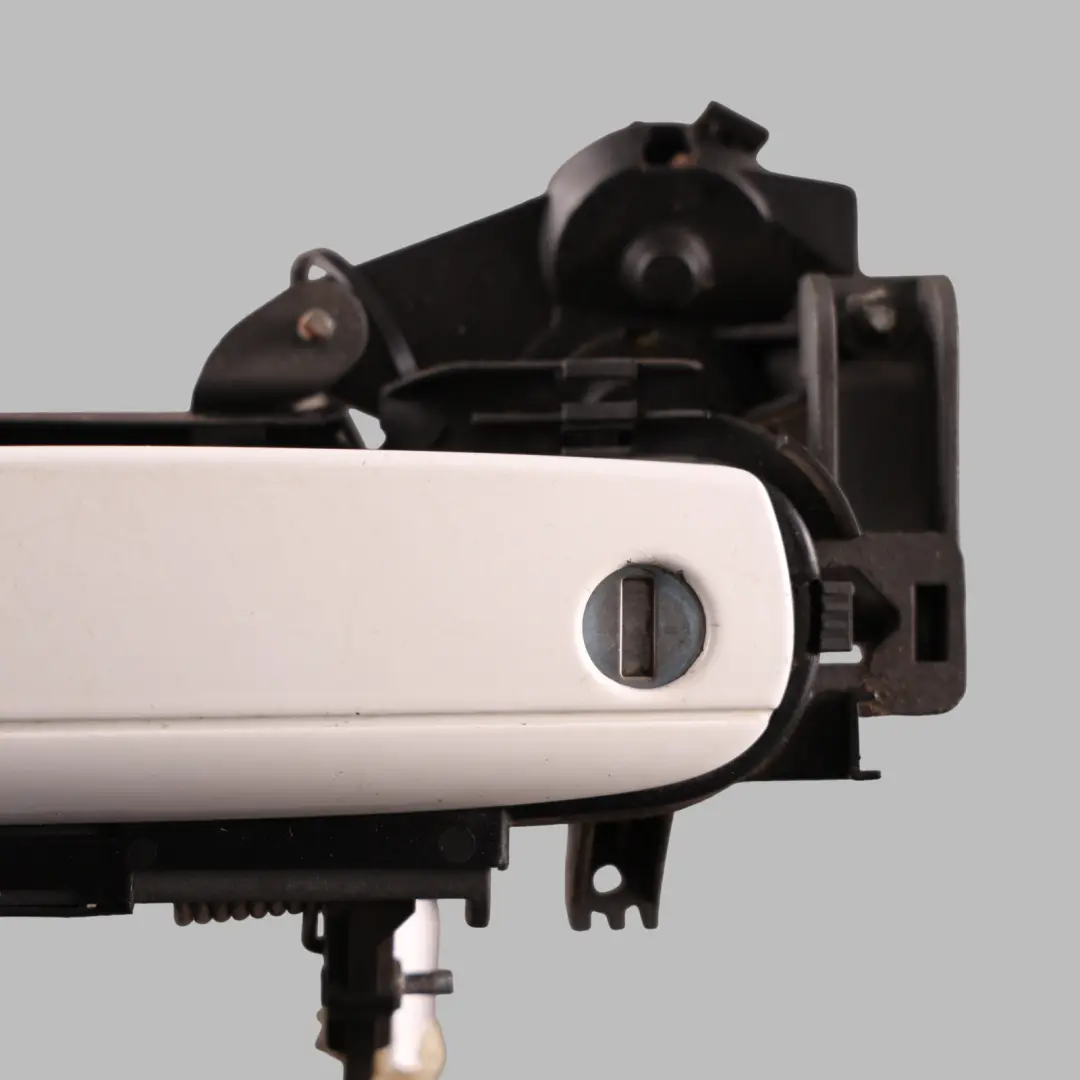 Exterior Door Handle Grab Front Right O/S Ibis White - Y9C to Audi A3 8P with Part number 4F0837208B Audi A3 8P Exterior Door Handle Grab Front Right O/S Ibis White - Y9C - SKU RHD-4F0837208B-IWH - Part number 4F0837208B