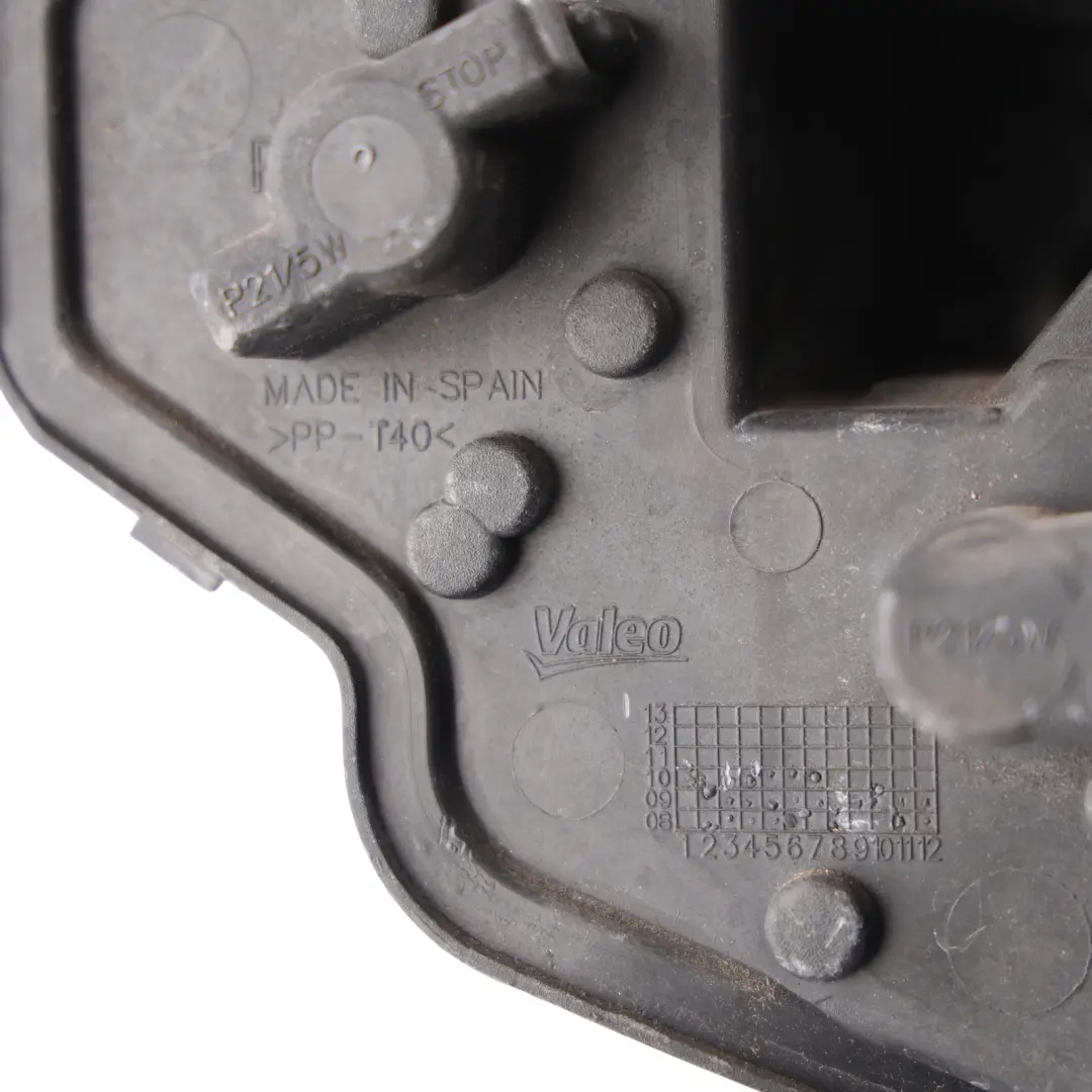 6J 3D Rear Light Lamp Bulb Mount Holder Carrier Right O/S to Seat Ibiza with Part number 6J3945258A Seat Ibiza 6J 3D Rear Light Lamp Bulb Mount Holder Carrier Right O/S - SKU RHD-6J3945258A - Part number 6J3945258A