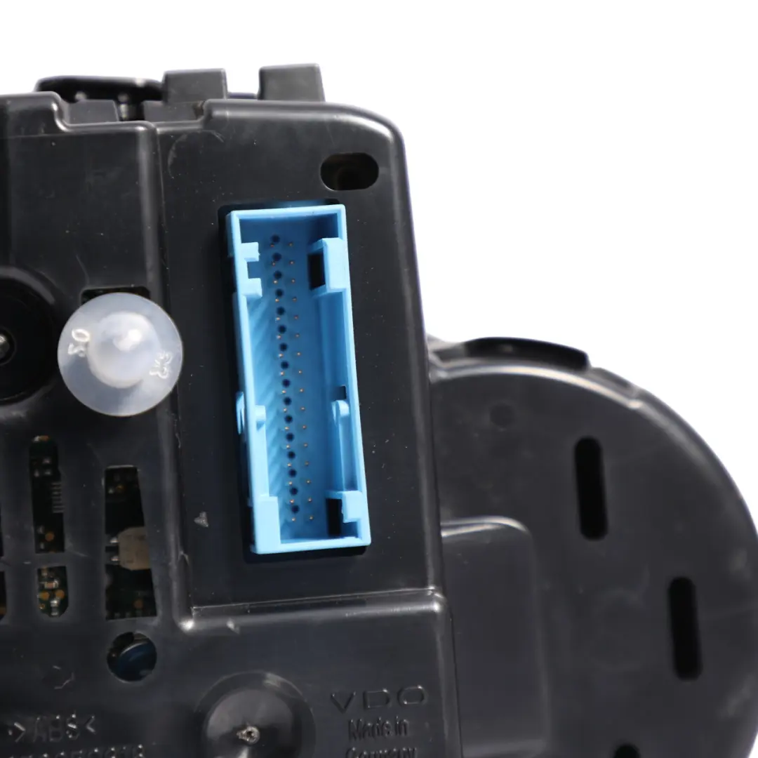 Instrument Cluster Speedo Petrol Automatic to Porsche Cayenne Turbo 92A with Part number 7P5920942A Porsche Cayenne Turbo 92A Instrument Cluster Speedo Petrol Automatic - SKU RHD-7P5920942A - Part number 7P5920942A
