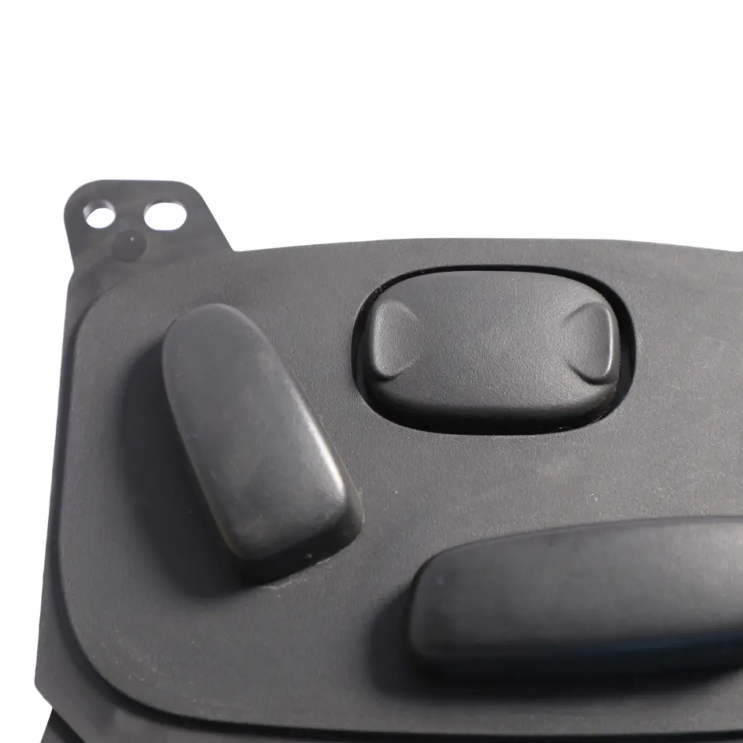 Control Switch Front Right O/S to Land Rover Discovery 3 L319 Seat with Part number AH22-14B566-FB Land Rover Discovery 3 L319 Seat Control Switch Front Right O/S - SKU RHD-AH22-14B566-FB - Part number AH22-14B566-FB