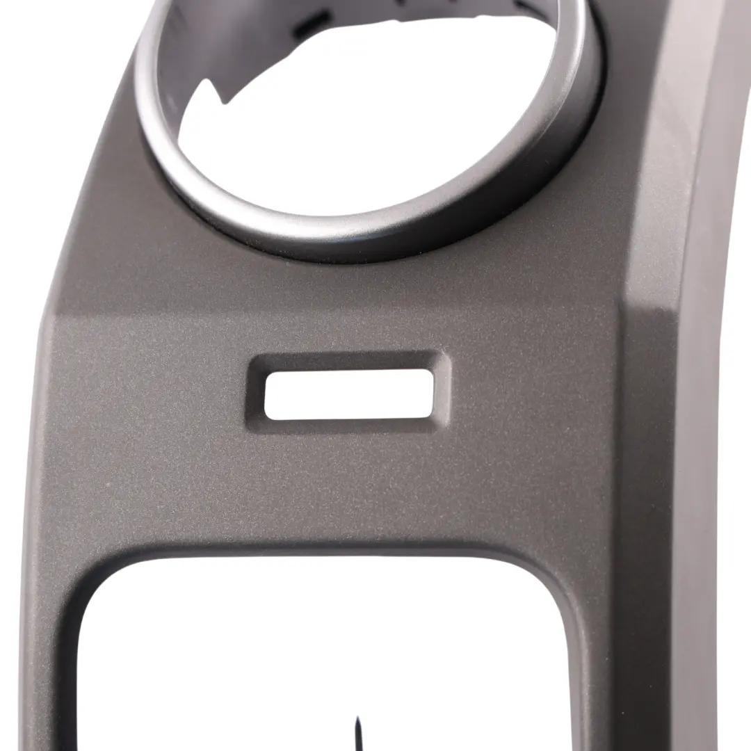 Dashboard Air Vent Nozzle Right O/S Black FAE500022 to Land Rover Discovery 3 L319 with Part number FBF500280HPP Land Rover Discovery 3 L319 Dashboard Air Vent Nozzle Right O/S Black FAE500022 - SKU RHD-FBF500280HPP - Part number FBF500280HPP