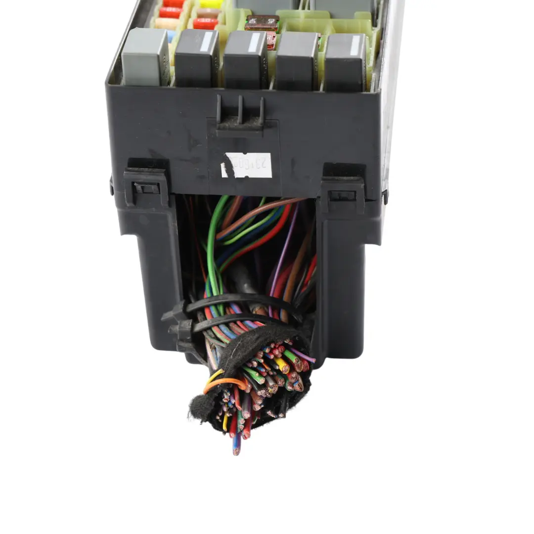 Under Bonnet Fuse Box Realy Unit to Land Rover Discovery 4 L319 with Part number GH22-14290-CDA Land Rover Discovery 4 L319 Under Bonnet Fuse Box Realy Unit - SKU RHD-GH22-14290-CDA - Part number GH22-14290-CDA