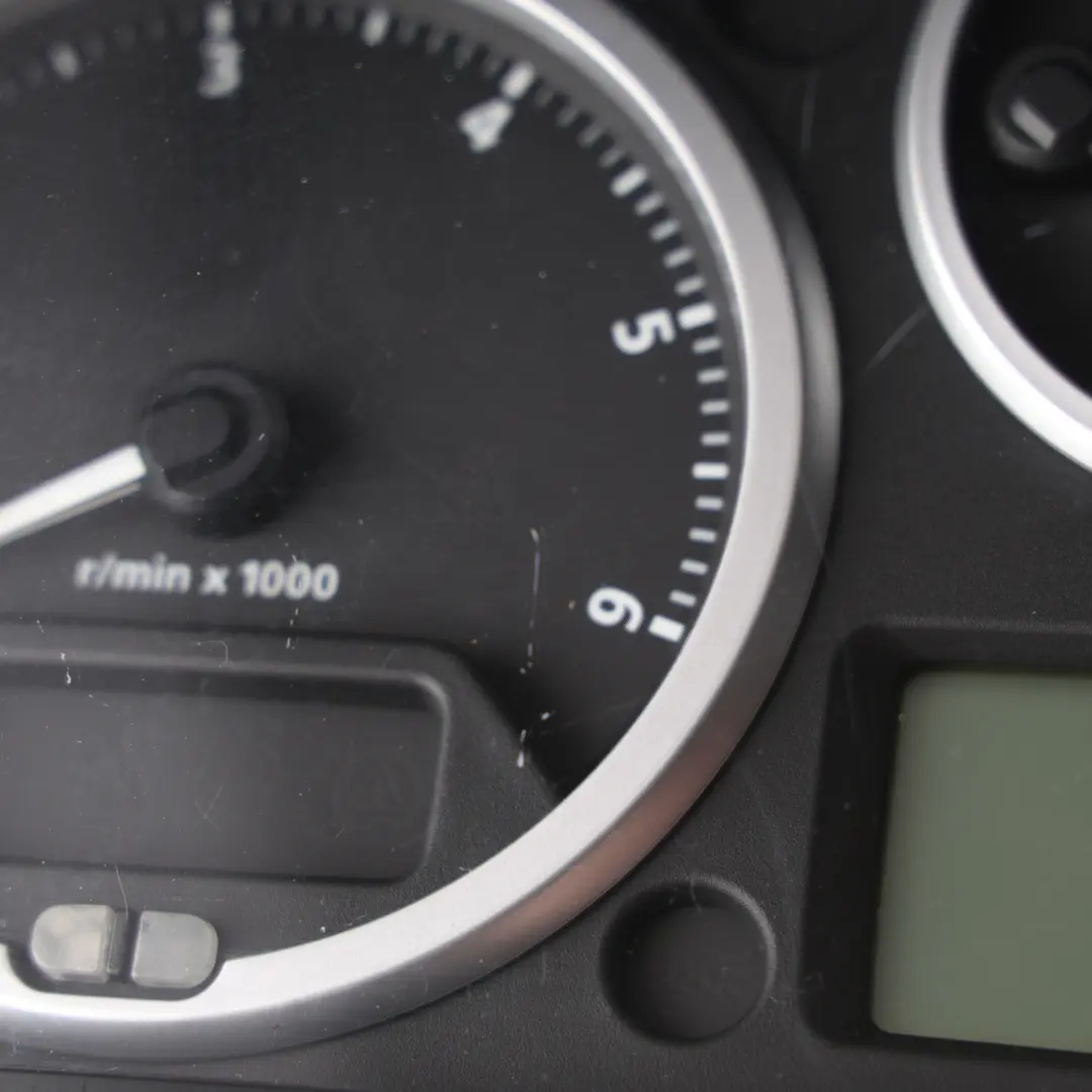 Land Rover Discovery 3 L319 Instrument Cluster Speedo Diesel Manual - SKU RHD-YAC502070 - Part number YAC502070