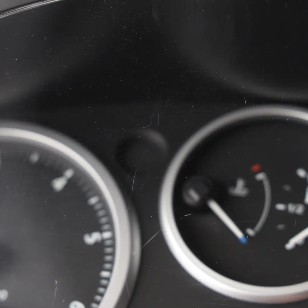 Land Rover Discovery 3 L319 Instrument Cluster Speedo Diesel Manual - SKU RHD-YAC502070 - Part number YAC502070