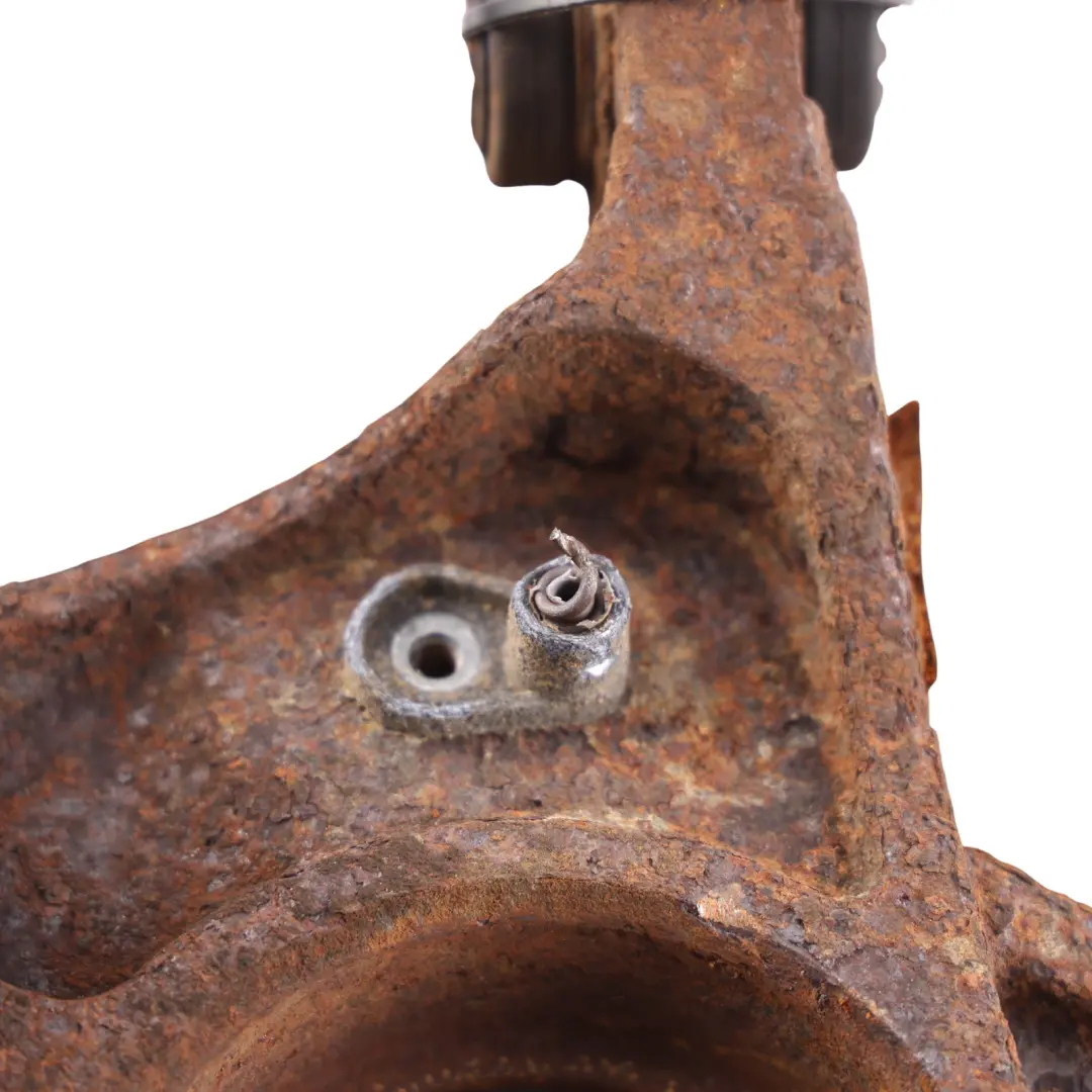 Knuckle Hub Rear Right O/S RLH000082 to Land Rover Range Rover L322 Wheel with Part number RLH000060 Land Rover Range Rover L322 Wheel Knuckle Hub Rear Right O/S RLH000082 - SKU RLH000060 - Part number RLH000060