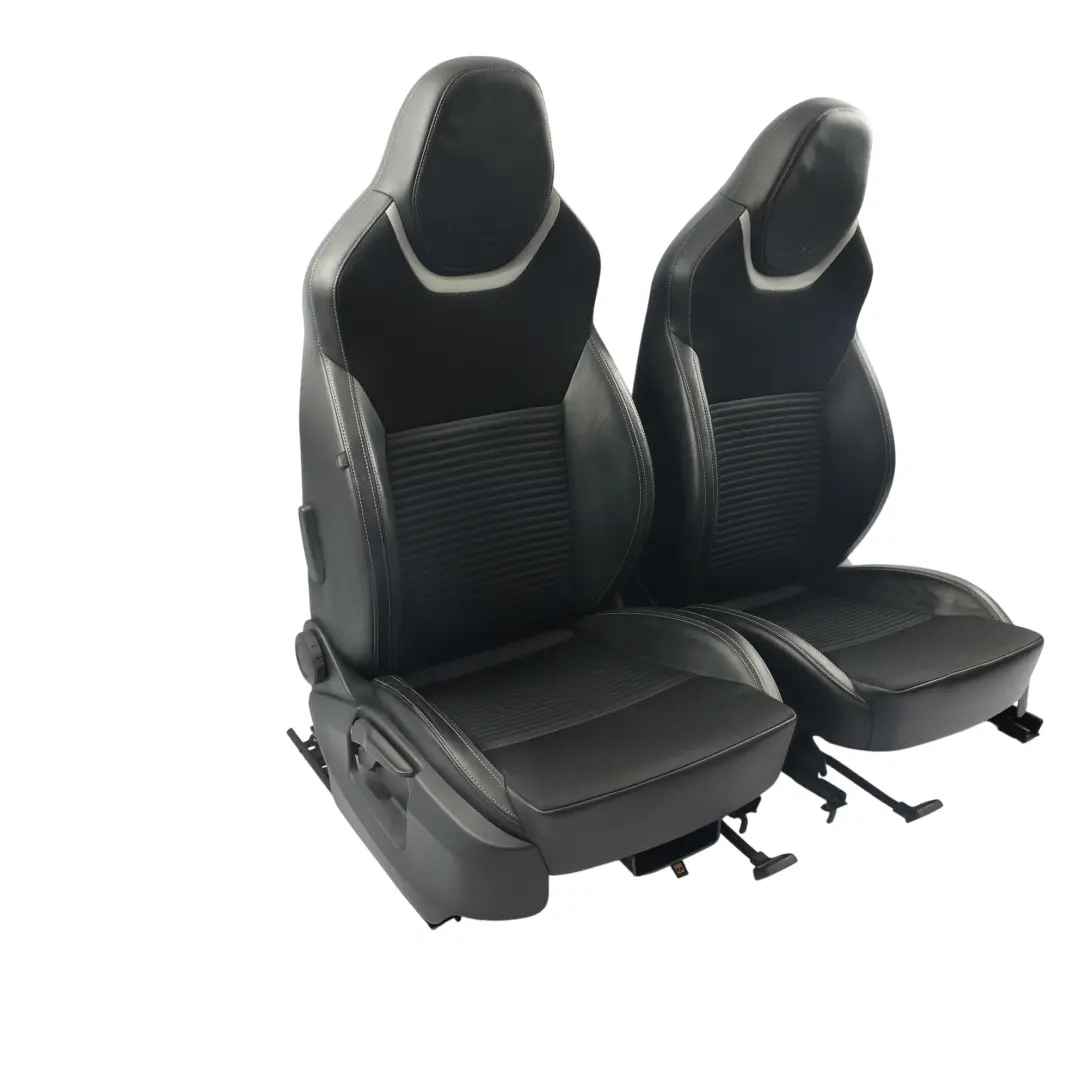 MK3 III VRS RS Sedili Sport Anteriori Posteriori Pelle Set per Skoda Octavia con numero di parte SKODA-OCTAVIA-RS-5E-SEAT-SET Skoda Octavia MK3 III VRS RS Sedili Sport Anteriori Posteriori Pelle Set - SKU SKODA-OCTAVIA-RS-5E-SEAT-SET - Numero di parte SKODA-OCTAVIA-RS-5E-SEAT-SET