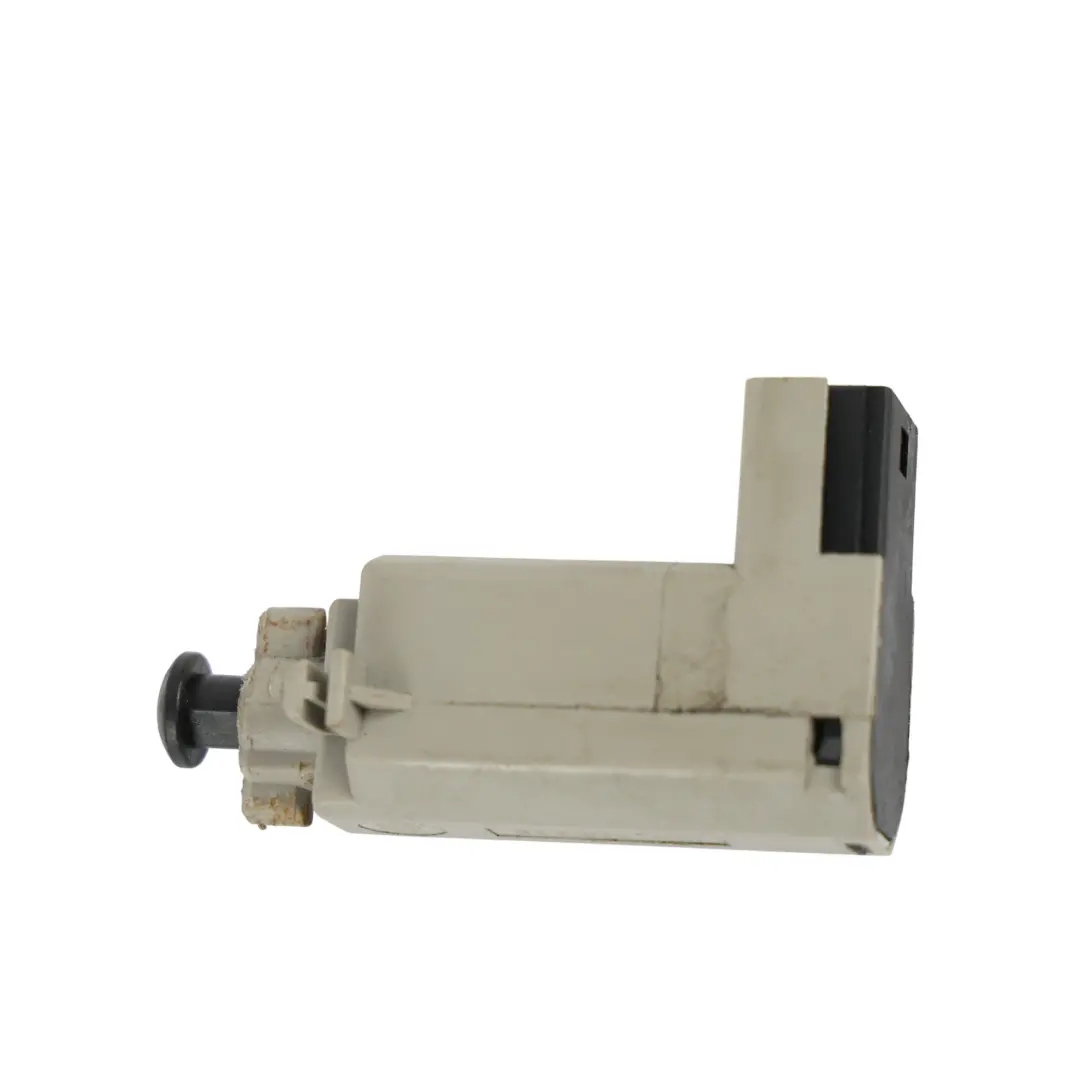 Brake Pedal Light Switch to Land Rover Freelander L314 with Part number XKB000010 Land Rover Freelander L314 Brake Pedal Light Switch - SKU XKB000010 - Part number XKB000010
