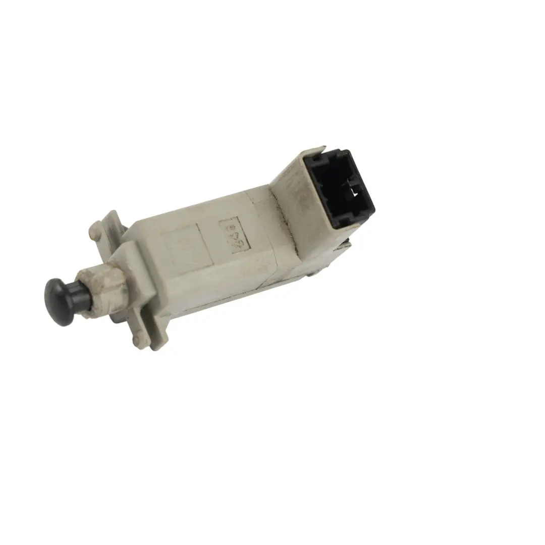 Brake Pedal Light Switch to Land Rover Freelander L314 with Part number XKB000010 Land Rover Freelander L314 Brake Pedal Light Switch - SKU XKB000010 - Part number XKB000010