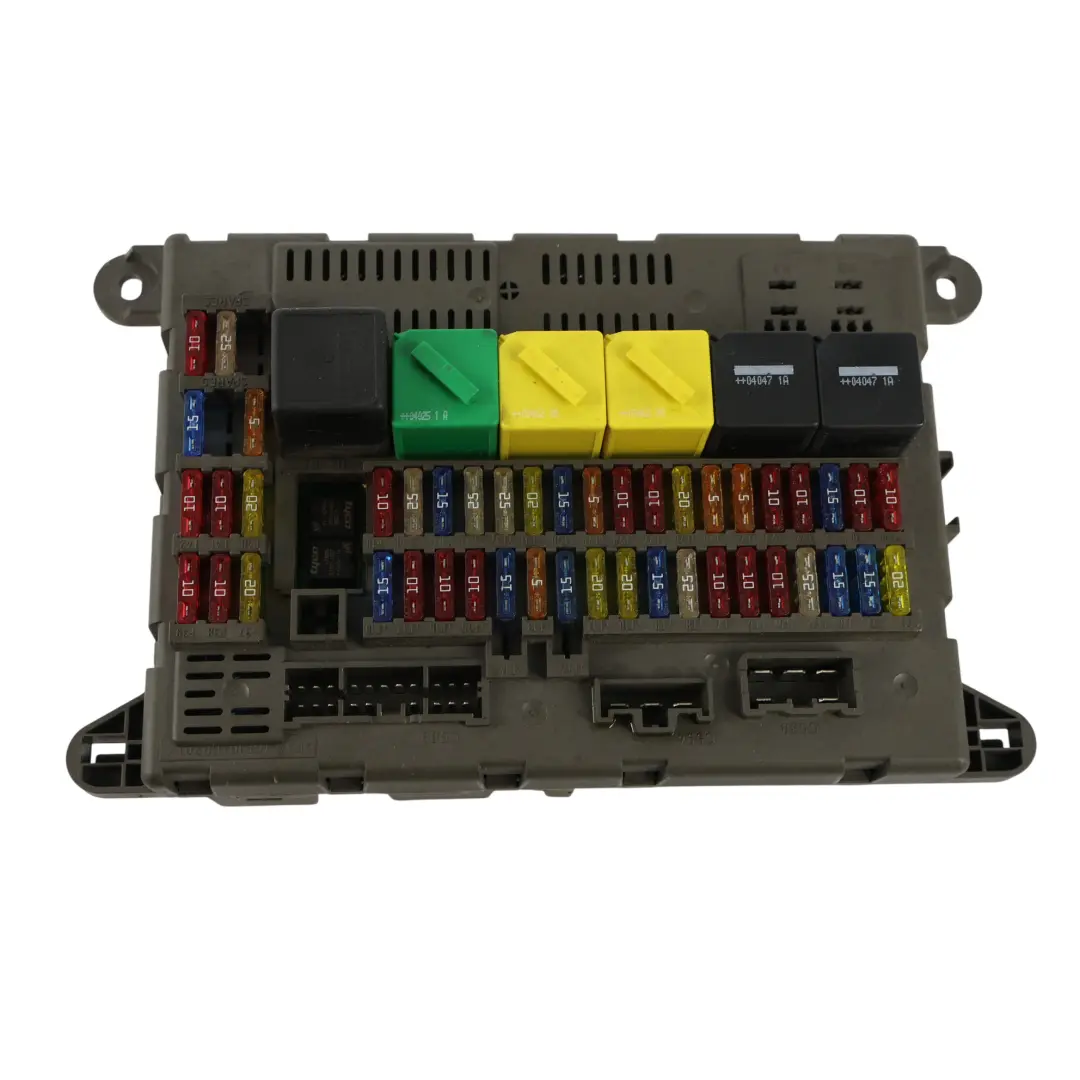 Land Rover Freelander L314 Caja Fusibles Interior TD4 2.0 Diesel - SKU YQE500150 - Número de pieza YQE500150