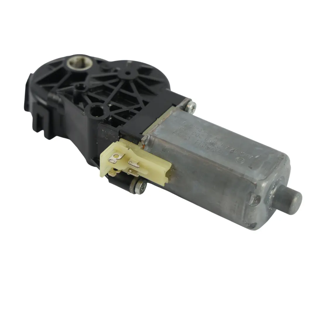 Motore Sedile Anteriore Destro per Porsche Cayenne 92A con numero di parte 0390203468 Porsche Cayenne 92A Motore Sedile Anteriore Destro - SKU 0390203468 - Numero di parte 0390203468