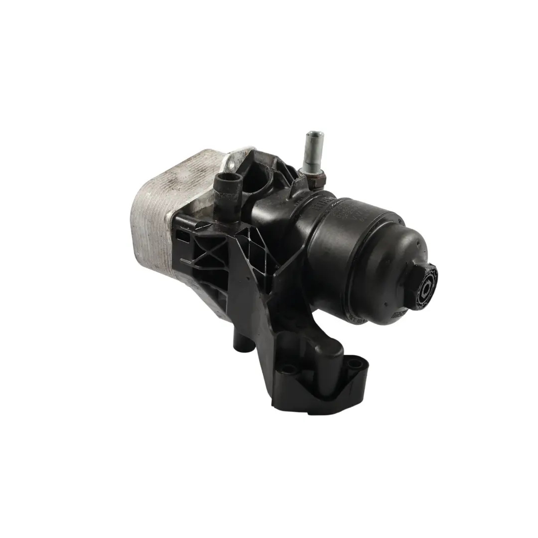 Carcasa Filtro Aceite 2.0 TDI para Volkswagen Passat B8 Golf MK7 con número de pieza 03N115389K Volkswagen Passat B8 Golf MK7 Carcasa Filtro Aceite 2.0 TDI - SKU 03N115389K - Número de pieza 03N115389K