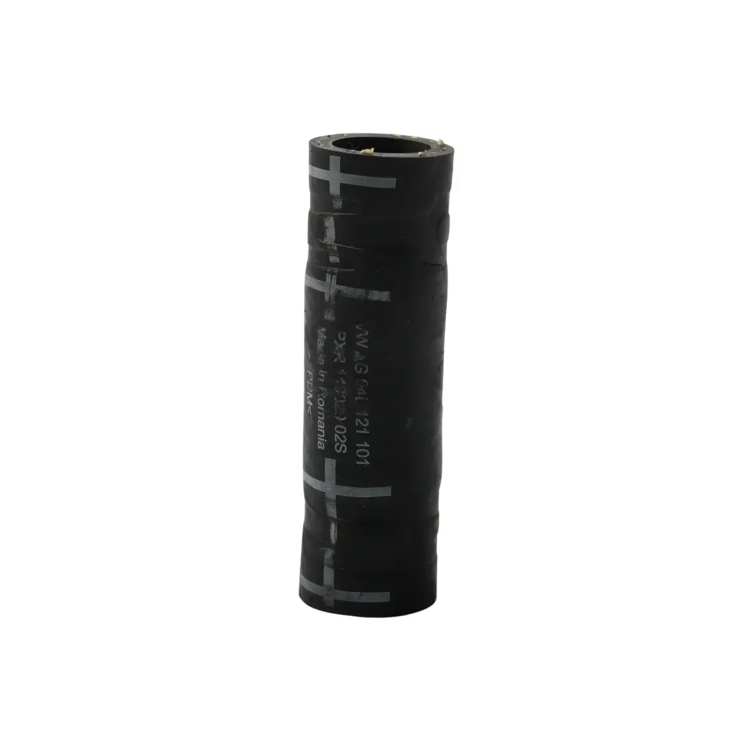 Tubo Manicotto Acqua Liquido Refrigerante 2.0 TDI per Volkswagen Passat B8 con numero di parte 04L121101 Volkswagen Passat B8 Tubo Manicotto Acqua Liquido Refrigerante 2.0 TDI - SKU 04L121101 - Numero di parte 04L121101