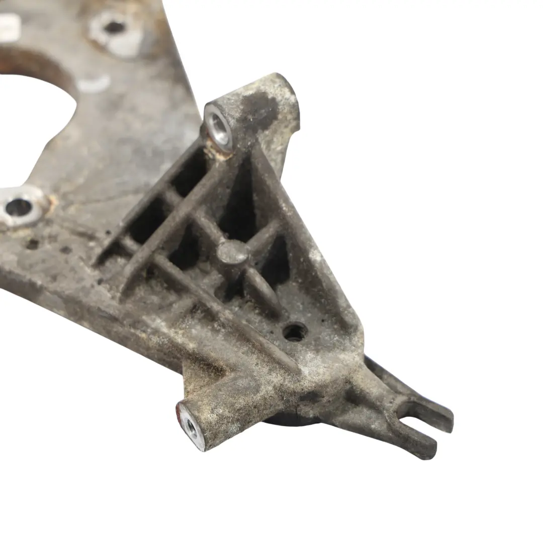 Wspornik Pompy Wysokiego Ciśnienia 3.0TDI do Audi A4 B8 A5 8T o numerze 059130147L Audi A4 B8 A5 8T Wspornik Pompy Wysokiego Ciśnienia 3.0TDI - SKU 059130147L - Numer Części 059130147L