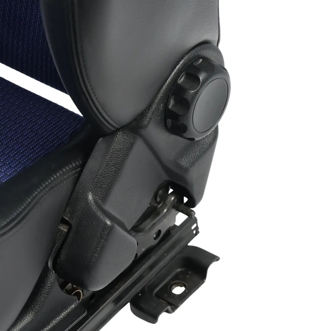 Mk5 Siège Sport Cuir Tissu Avant Droit pour Ford Fiesta St à propos du numéro de pièce 1333738 Ford Fiesta St Mk5 Siège Sport Cuir Tissu Avant Droit - SKU 1333738-1 - Numéro de pièce 1333738