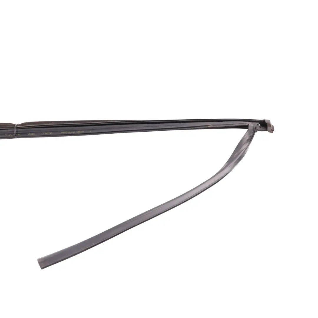 Ford Kuga Mk1 Front Door Window Seal Gasket Sealing Surround Right O/S - SKU 1677493 - Part number 1677493