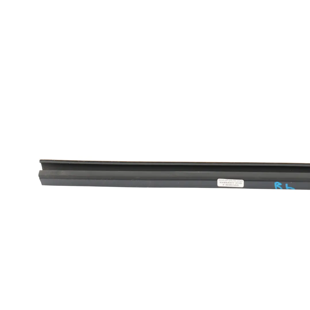 MK1 Modanatura Finestrino Porta Posteriore Sinistra 3M51-R25861-AL per Ford Kuga con numero di parte 1699596 Ford Kuga MK1 Modanatura Finestrino Porta Posteriore Sinistra 3M51-R25861-AL - SKU 1699596 - Numero di parte 1699596