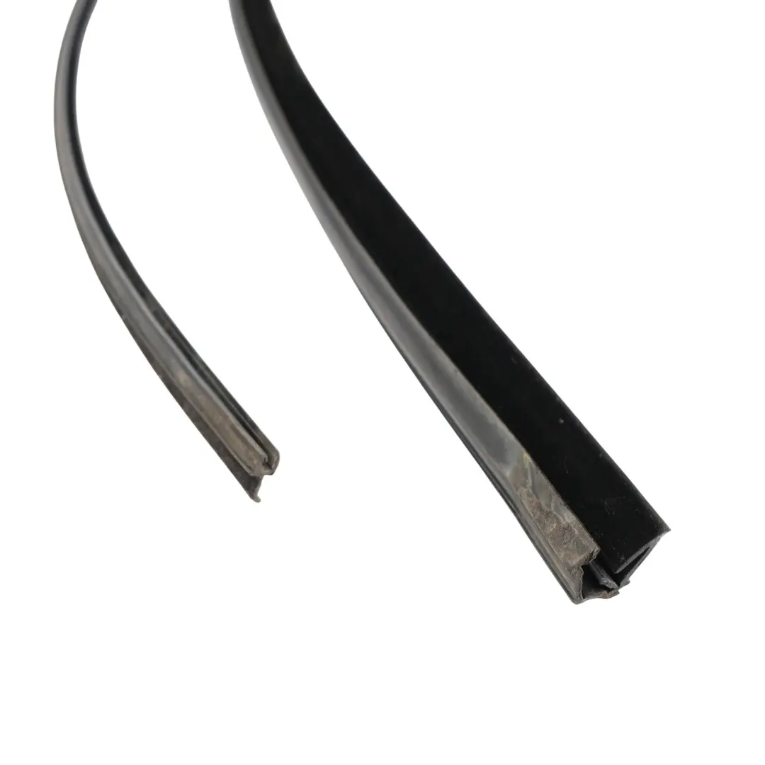 Mk2 Rear Door Window Frame Gasket Seal Left N/S 6M21-U25825-AN to Ford Galaxy with Part number 1777865 Ford Galaxy Mk2 Rear Door Window Frame Gasket Seal Left N/S 6M21-U25825-AN - SKU 1777865 - Part number 1777865