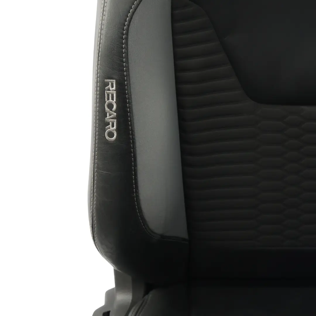 ST-2 MK3 Vordersitz Recaro Rechts Schwarz Leder Torino Grau Stoff für Ford Focus mit Teilenummer 1779042 Ford Focus ST-2 MK3 Vordersitz Recaro Rechts Schwarz Leder Torino Grau Stoff - SKU 1779042-2 - Teilenummer 1779042