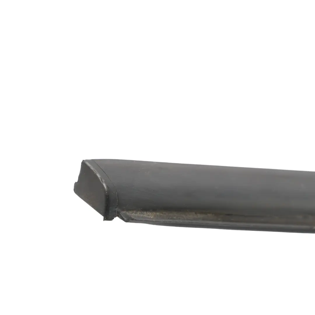 Ford Focus MK3 Guarnizione Vetro Porta Anteriore Esterna Nera Destra - SKU 1871576 - Numero di parte 1871576
