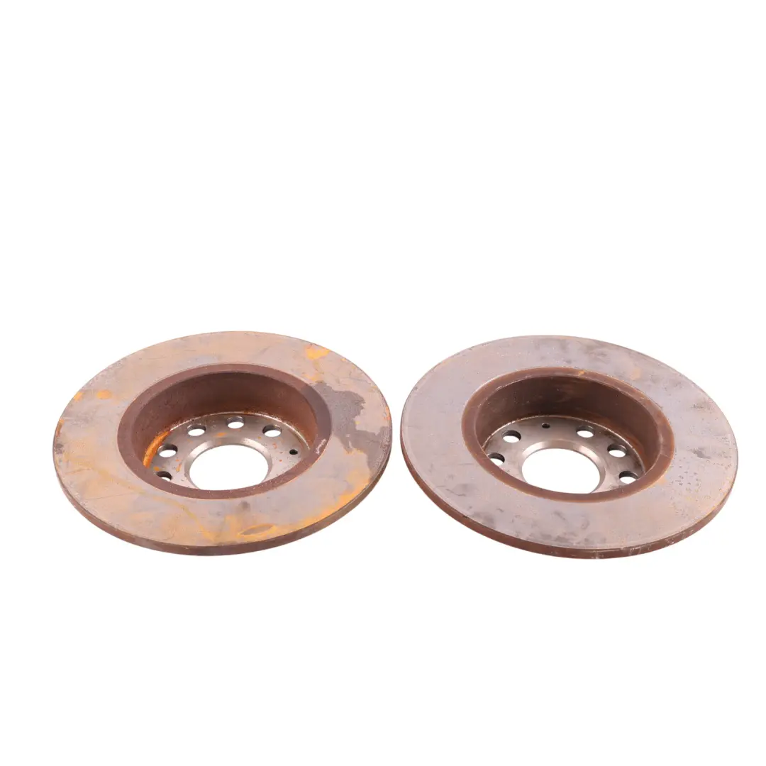 Freno Asse Posteriore Sinistro Destro 272X10 Set X2 per Audi A3 8P Disco con numero di parte 1K0615601AA Audi A3 8P Disco Freno Asse Posteriore Sinistro Destro 272X10 Set X2 - SKU 1K0615601AA - Numero di parte 1K0615601AA