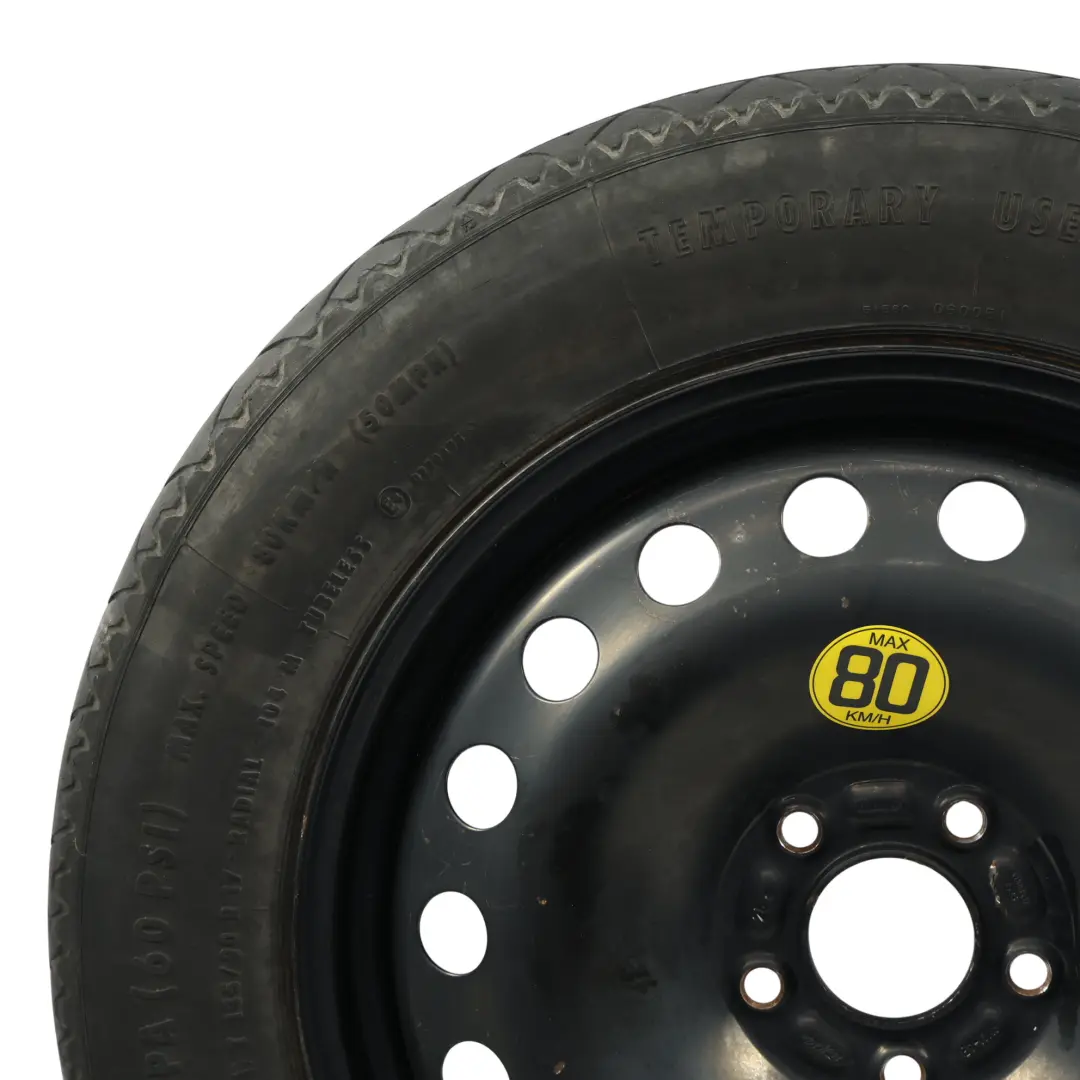 MK1 Ersatz Stahl Felge 17" 4B ET:25 Reifen 135/90 R17 für Ford Kuga mit Teilenummer 2170806 Ford Kuga MK1 Ersatz Stahl Felge 17" 4B ET:25 Reifen 135/90 R17 - SKU 2170806 - Teilenummer 2170806