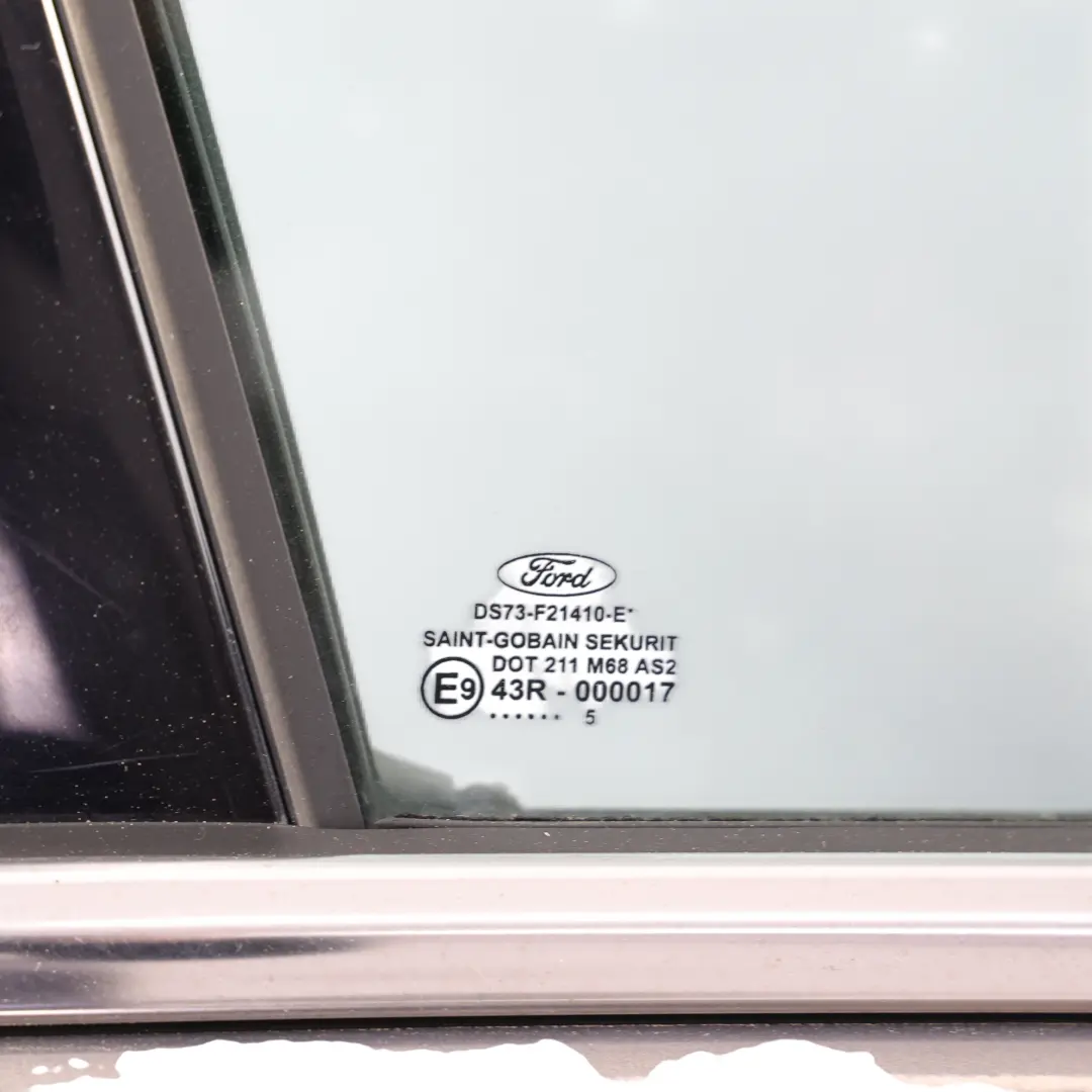 MK5 Vordertür Rechts Türverkleidung Schale Lunar Sky AK5C für Ford Mondeo mit Teilenummer 2412555 Ford Mondeo MK5 Vordertür Rechts Türverkleidung Schale Lunar Sky AK5C - SKU 2412555-LUN - Teilenummer 2412555