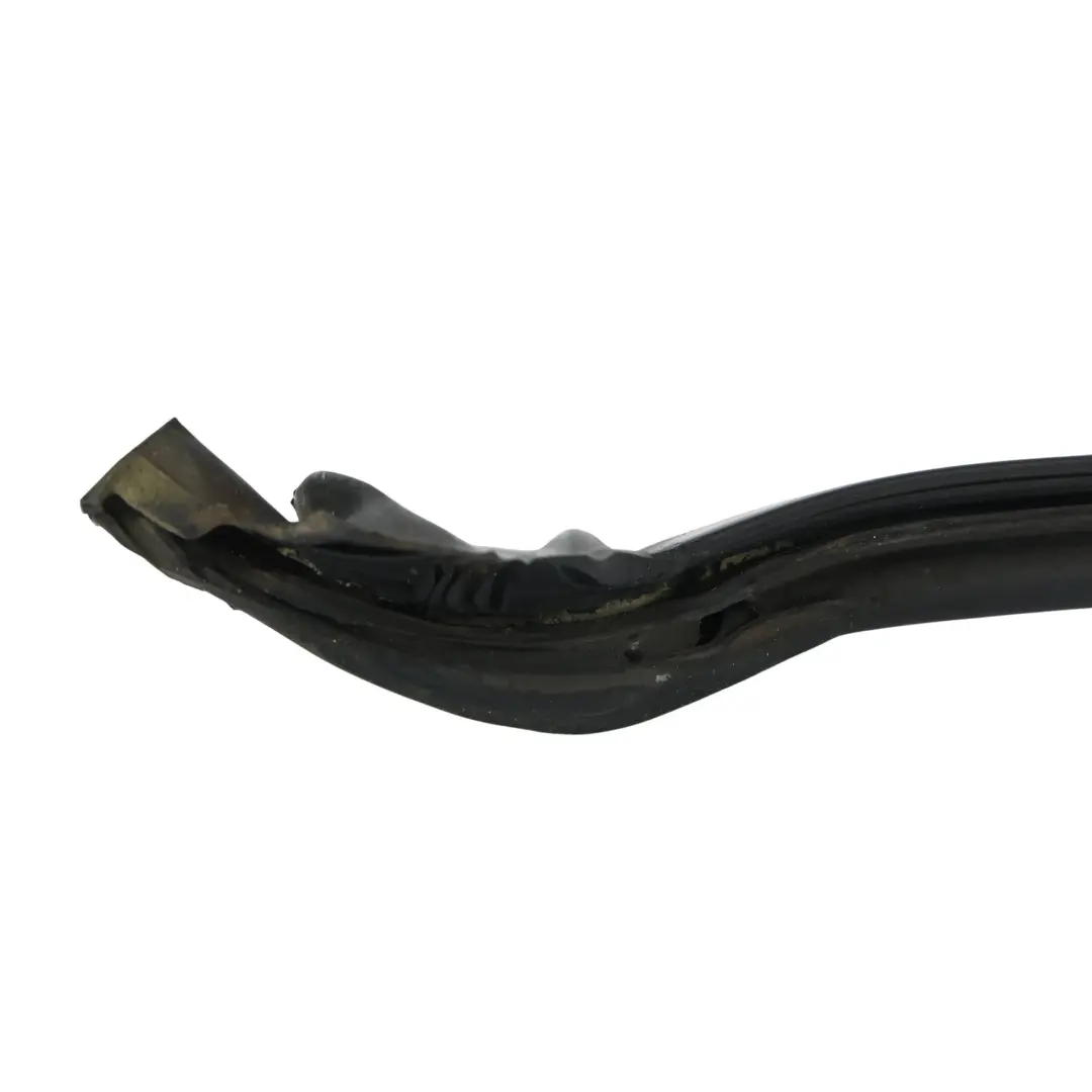 2K Tailgate Boot Door Seal Gasket Center Right O/S to VW Caddy Maxi with Part number 2K0827709E VW Caddy Maxi 2K Tailgate Boot Door Seal Gasket Center Right O/S - SKU 2K0827709E - Part number 2K0827709E