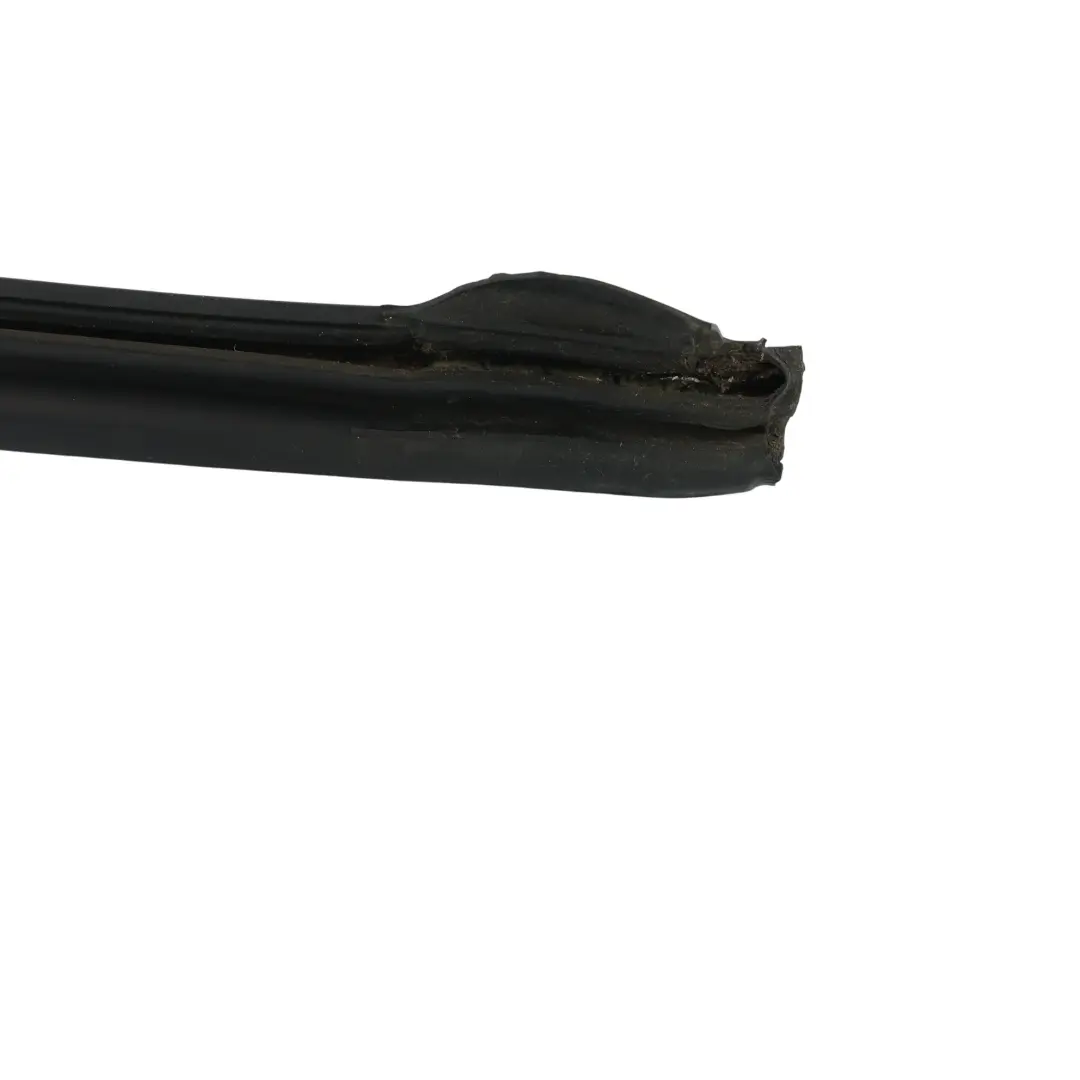 Volkswagen Caddy Maxi 2K Uszczelka Drzwi Tylnych Środkowa Prawa - SKU 2K0827709E - Numer Części 2K0827709E