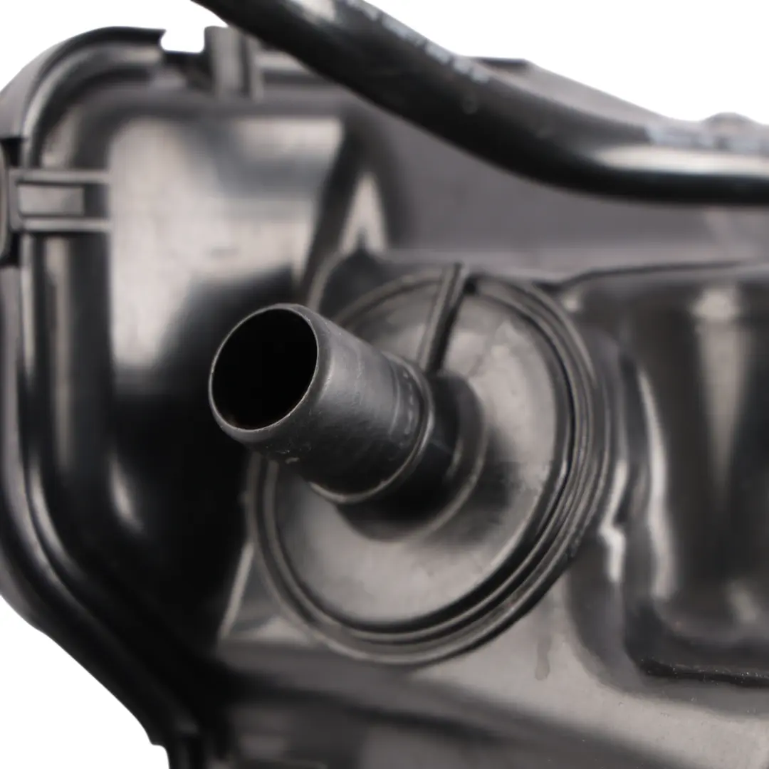 Mk3 Mk4 2.0 TDI AdBlue Fluid Tank Bottle to VW Volkswagen Caddy with Part number 2K5131877A VW Volkswagen Caddy Mk3 Mk4 2.0 TDI AdBlue Fluid Tank Bottle - SKU 2K5131877A - Part number 2K5131877A