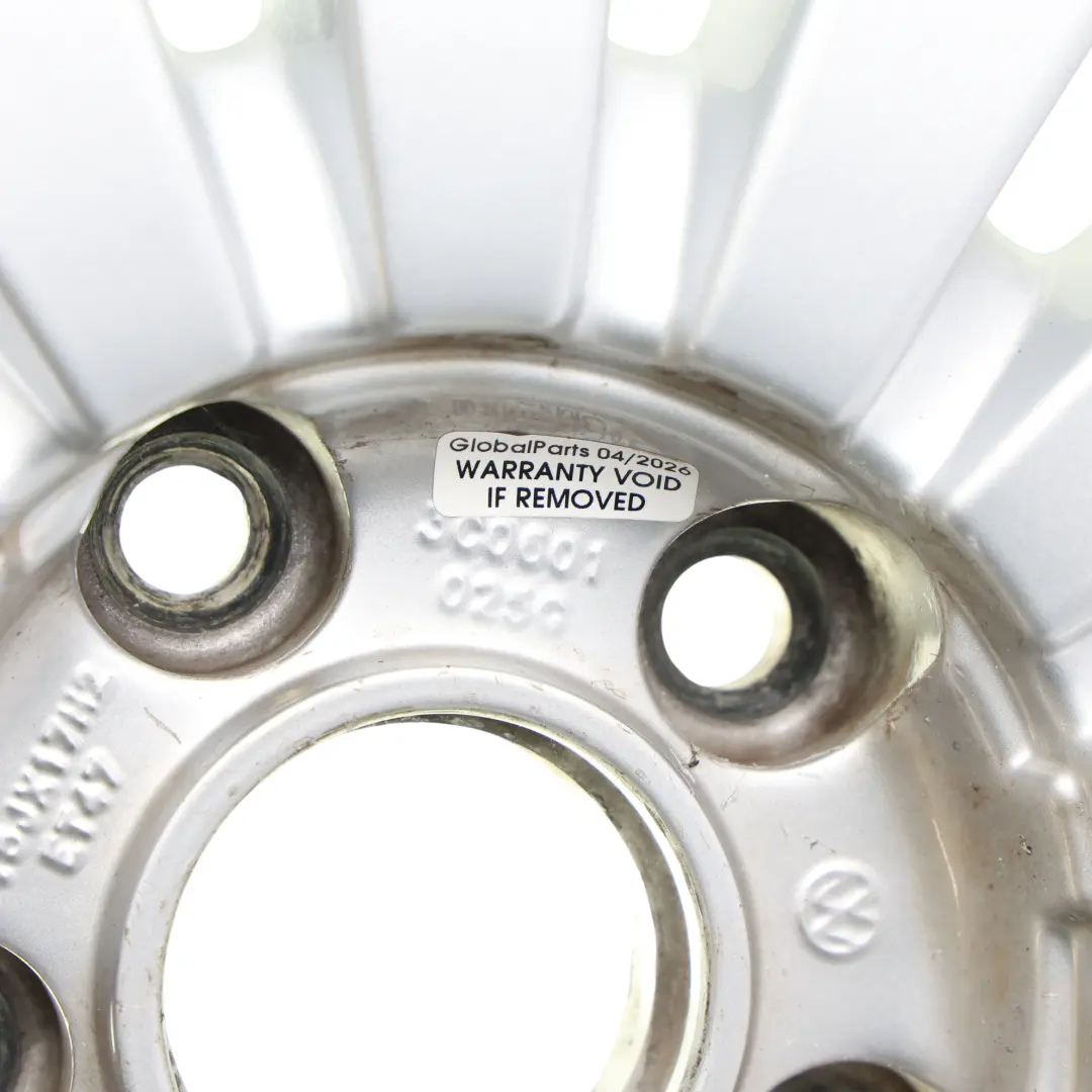 Cerchione Lega 17" Argento 7,5J ET:47 Macau per Volkswagen Passat B6 con numero di parte 3C0601025G Volkswagen Passat B6 Cerchione Lega 17" Argento 7,5J ET:47 Macau - SKU 3C0601025G-2 - Numero di parte 3C0601025G