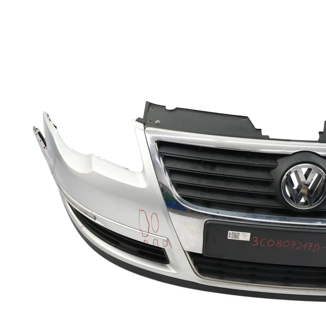 Zderzak Przedni Reflex Silver Srebrny Metalik - A7W do Volkswagen VW Passat B6 o numerze 3C0807217D Volkswagen VW Passat B6 Zderzak Przedni Reflex Silver Srebrny Metalik - A7W - SKU 3C0807217D-RES - Numer Części 3C0807217D