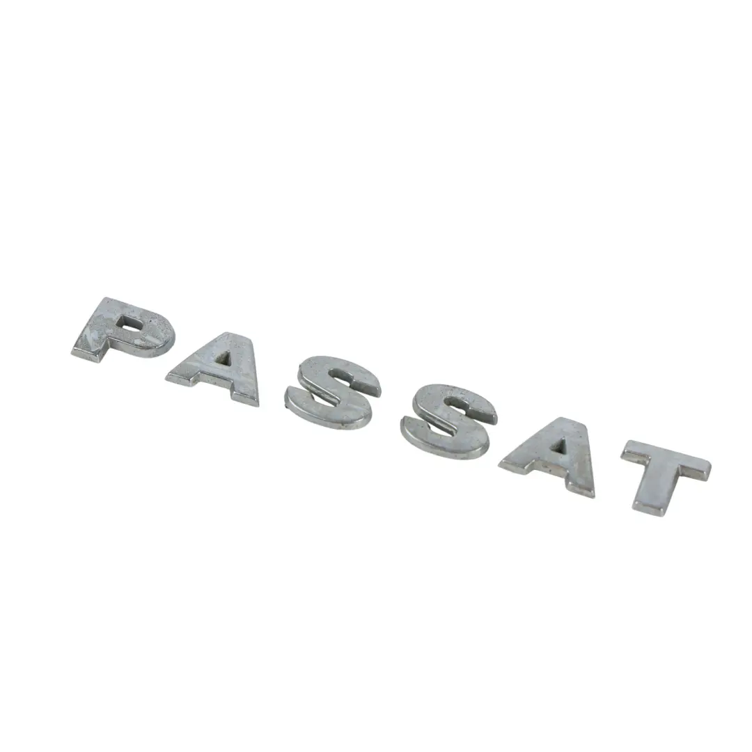 Emblème Inscription Coffre pour Volkswagen Passat B6 Badge à propos du numéro de pièce 3C0853687A Volkswagen Passat B6 Badge Emblème Inscription Coffre - SKU 3C0853687A - Numéro de pièce 3C0853687A