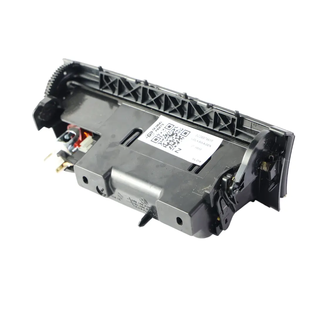 Vano Portaoggetti Console Centrale Posacenere 3C0857961G per Volkswagen Passat B6 con numero di parte 3C0857961F Volkswagen Passat B6 Vano Portaoggetti Console Centrale Posacenere 3C0857961G - SKU 3C0857961F - Numero di parte 3C0857961F