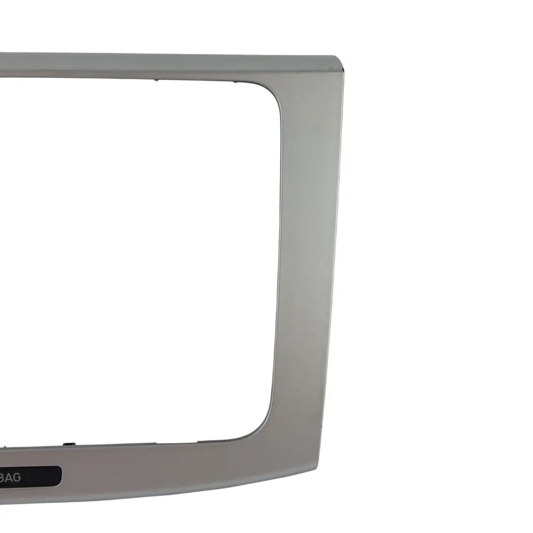 Stereo Surround Blende Matt Chrom für Volkswagen Passat CC 3C B6 mit Teilenummer 3C0858069AE Volkswagen Passat CC 3C B6 Stereo Surround Blende Matt Chrom - SKU 3C0858069AE - Teilenummer 3C0858069AE