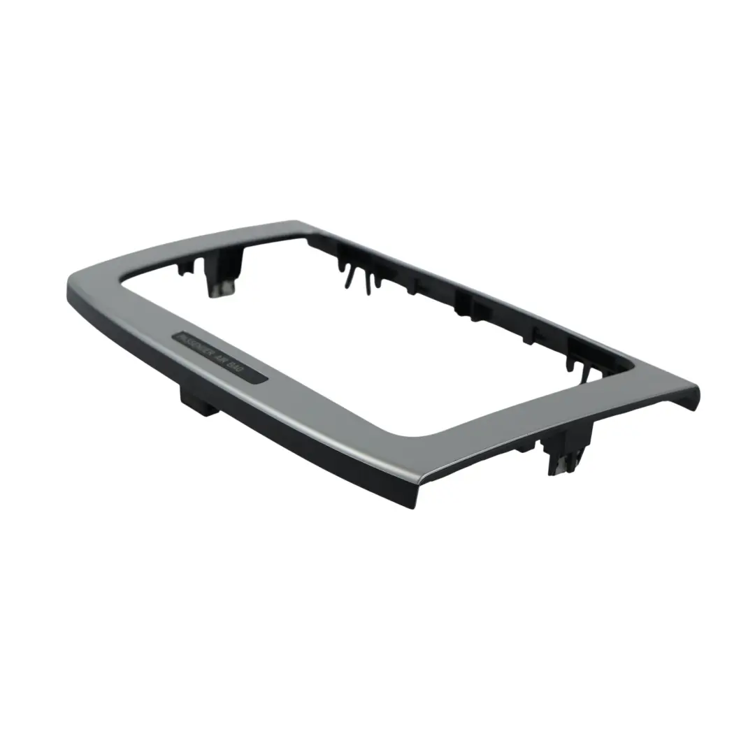 Moldura Estéreo Cromado Mate para Volkswagen Passat CC 3C B6 con número de pieza 3C0858069AE Volkswagen Passat CC 3C B6 Moldura Estéreo Cromado Mate - SKU 3C0858069AE - Número de pieza 3C0858069AE