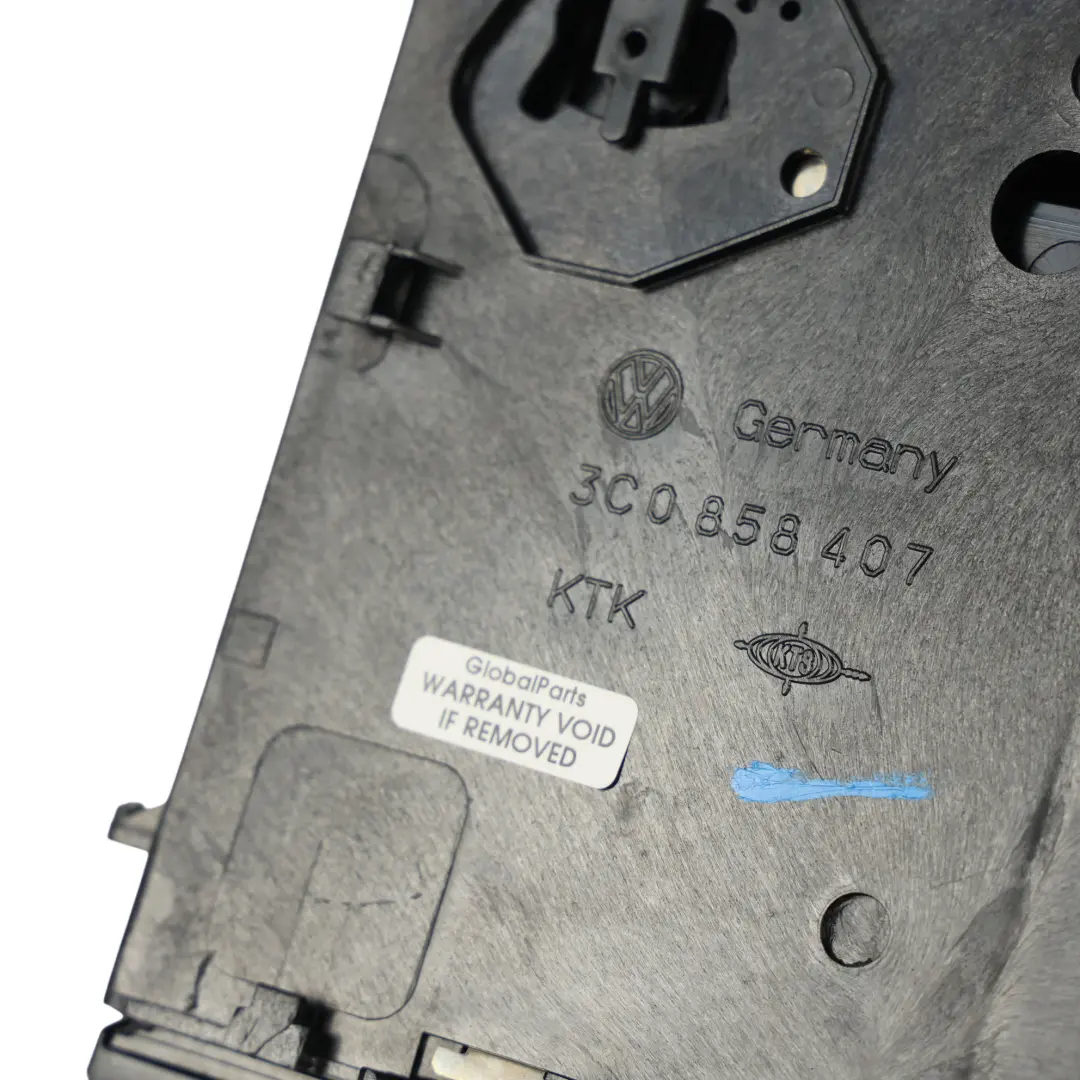 Schowek Deski Rozdzielczej do Volkswagen Passat B6 CC o numerze 3C0858407M Volkswagen Passat B6 CC Schowek Deski Rozdzielczej - SKU 3C0858407M - Numer Części 3C0858407M