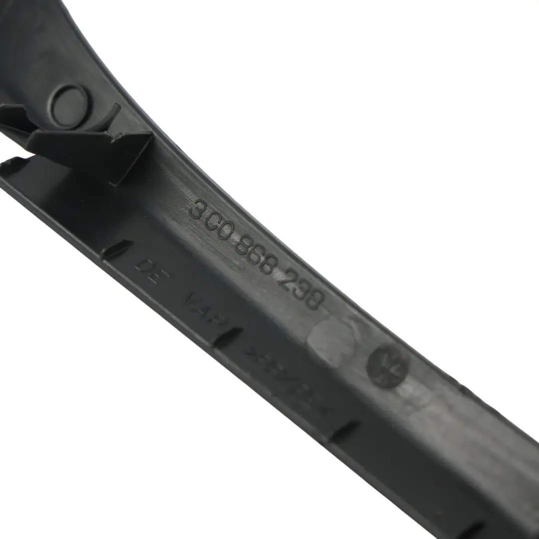 Garniture Montant A Centre Droit Noir pour Volkswagen Passat B6 à propos du numéro de pièce 3C0868238A Volkswagen Passat B6 Garniture Montant A Centre Droit Noir - SKU 3C0868238A - Numéro de pièce 3C0868238A