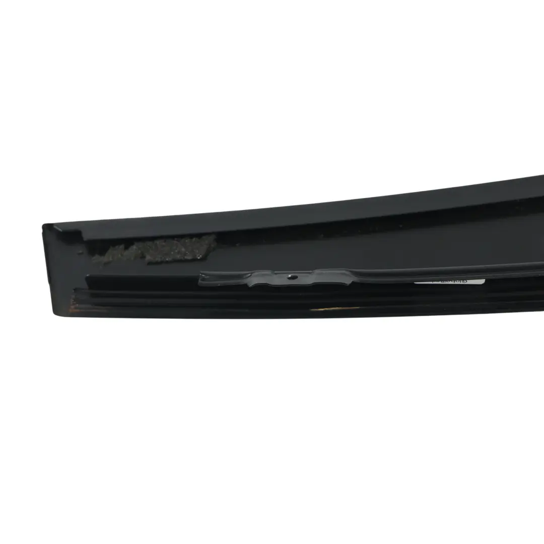 Rivestimento Finestrino Anteriore Destro per Volkswagen Passat B6 con numero di parte 3C4837902B Volkswagen Passat B6 Rivestimento Finestrino Anteriore Destro - SKU 3C4837902B - Numero di parte 3C4837902B