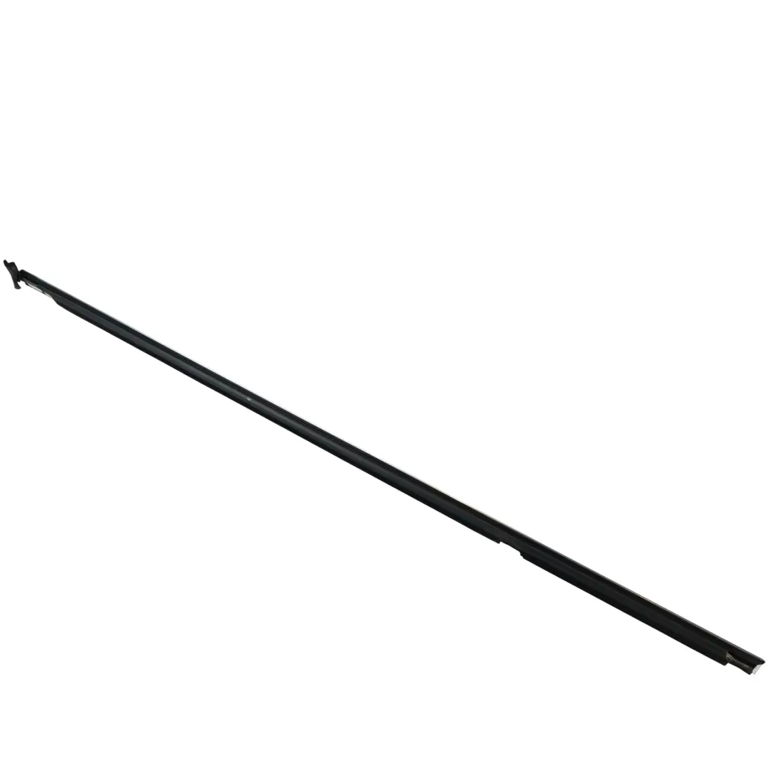 Guarnizione Finestrino Sinistro Esterno per Volkswagen Passat B8 Estate con numero di parte 3G9839475E Volkswagen Passat B8 Estate Guarnizione Finestrino Sinistro Esterno - SKU 3G9839475E - Numero di parte 3G9839475E