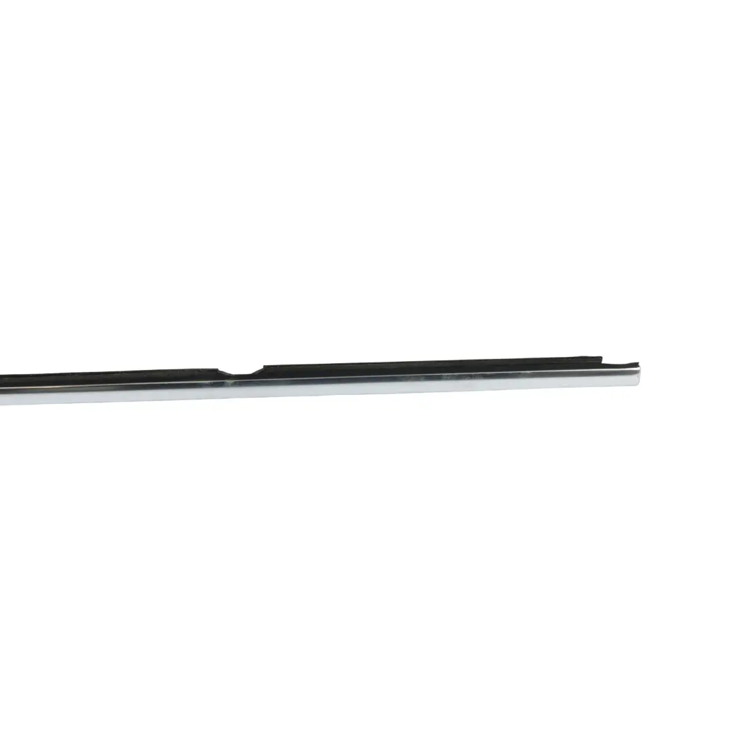 Fensterdichtung Führung Links Außen für Volkswagen Passat B8 Kombi mit Teilenummer 3G9839475E Volkswagen Passat B8 Kombi Fensterdichtung Führung Links Außen - SKU 3G9839475E - Teilenummer 3G9839475E