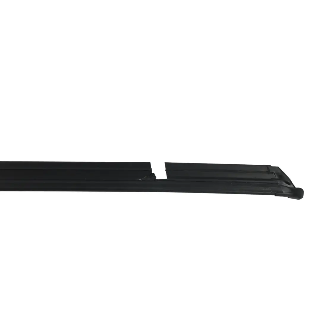 Volkswagen Passat B8 Guarnizione Guida Vetro Sinistra - SKU 3G9839479 - Numero di parte 3G9839479
